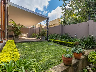 3 Bedroom House For Sale in Sandton - Gh9P.webp