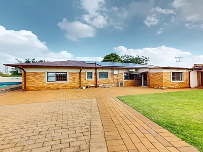 5 Bedroom House For Sale in Germiston - 7ViM.webp