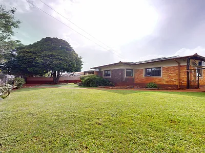 5 Bedroom House For Sale in Germiston - ly3z.webp
