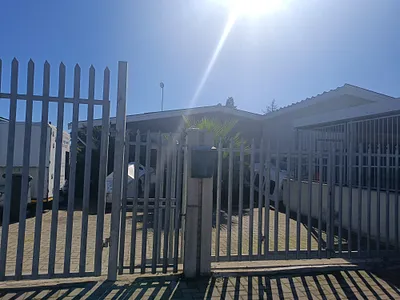 4 Bedroom House For Sale in Kraaifontein - GrPI.webp