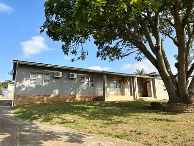 4 Bedroom House For Sale in Mthatha - c6sQ.webp