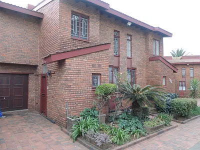 3 Bedroom Apartment For Sale in Johannesburg - Zprc.webp