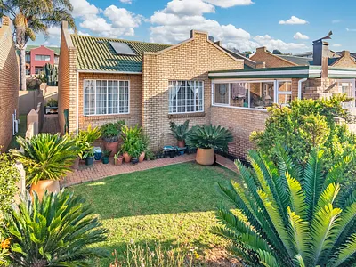 2 Bedroom Townhouse For Sale in Krugersdorp - img
