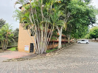 3 Bedroom Apartment For Sale in Empangeni - qMjV.webp