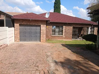 3 Bedroom House For Sale in Pretoria - VOvs.webp