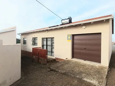 3 Bedroom House For Sale in East London - img