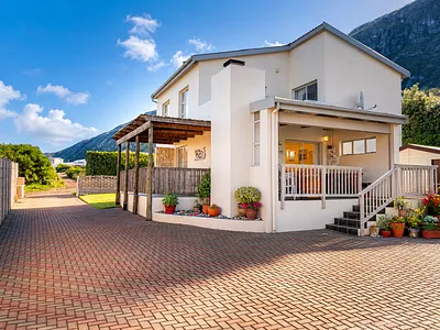 3 Bedroom House For Sale in Bettys Bay - tEAe.webp