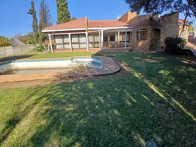 3 Bedroom House For Sale in Nigel - img