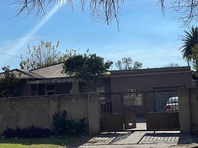 14 Bedroom House For Sale in Vereeniging - JBhJ.webp