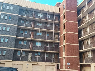 2 Bedroom Apartment For Sale in Witbank - 5zjB.webp