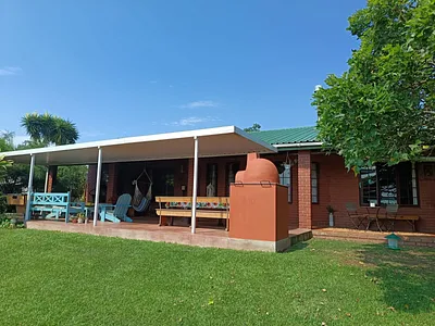 4 Bedroom House For Sale in Monteseel - nUVR.webp