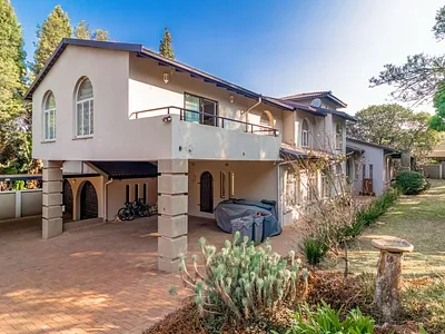 5 Bedroom House For Sale in Bedfordview - 901A.webp