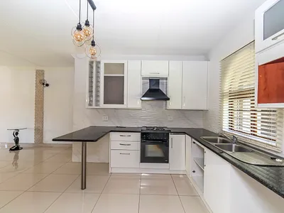 3 Bedroom Apartment To Rent in Randburg - img