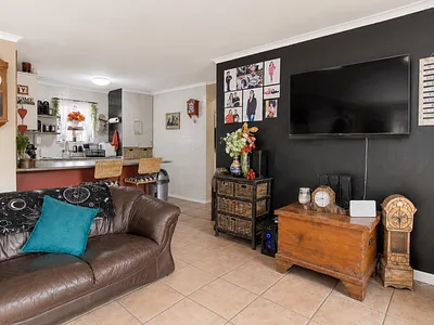 2 Bedroom Apartment For Sale in Gordons Bay - QRN6.webp