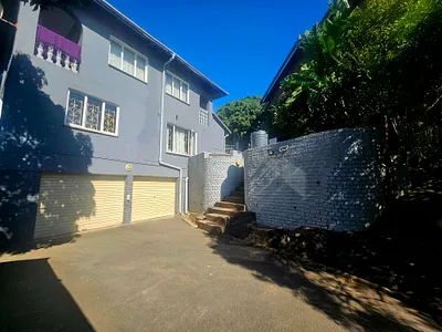 7 Bedroom House For Sale in Chatsworth - img