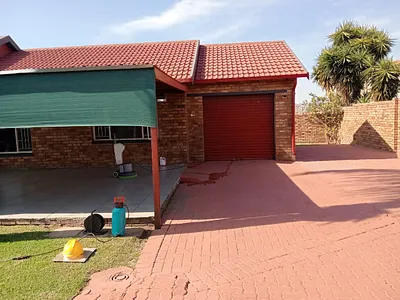 2 Bedroom House To Rent in Witbank - LnOz.webp