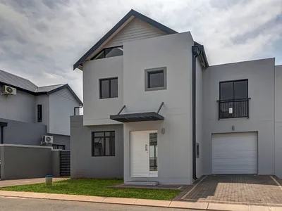 3 Bedroom House For Sale in Sandton - Bk3k.webp