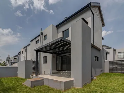 3 Bedroom House For Sale in Sandton - qYvS.webp