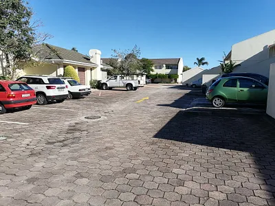 2 Bedroom Apartment For Sale in Port Elizabeth - img
