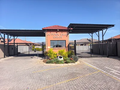 3 Bedroom House For Sale in Rustenburg - 2LjC.webp