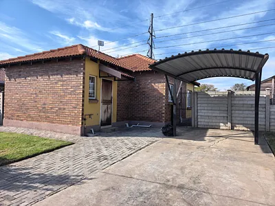 3 Bedroom House For Sale in Rustenburg - gwnZ.webp