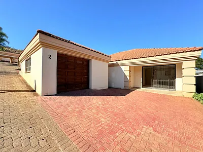 2 Bedroom Townhouse For Sale in Newcastle - img