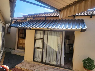 3 Bedroom House For Sale in Johannesburg - k5kD.webp