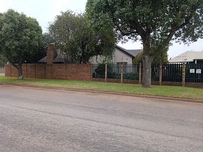 3 Bedroom House For Sale in Boksburg - XZOG.webp