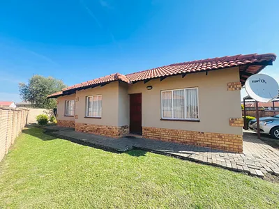 3 Bedroom House For Sale in Rustenburg - img