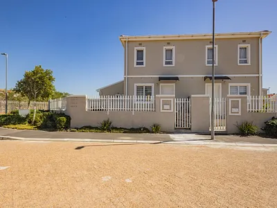 2 Bedroom House For Sale in Milnerton - NOul.webp