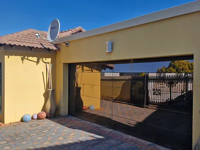 3 Bedroom House For Sale in Nigel - img