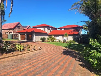 4 Bedroom House To Rent in Uitenhage - img
