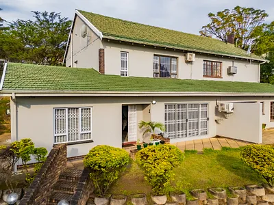 3 Bedroom Apartment For Sale in Durban - yH7J.webp
