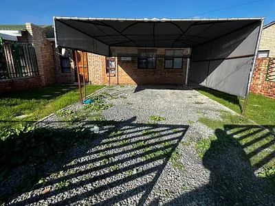 3 Bedroom House To Rent in Queenstown - sl5D.webp