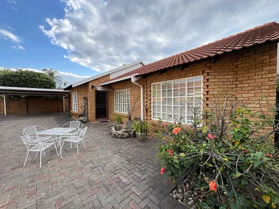 3 Bedroom House For Sale in Rustenburg - gGi4.webp