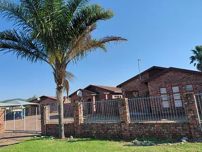 2 Bedroom Townhouse For Sale in Despatch - img