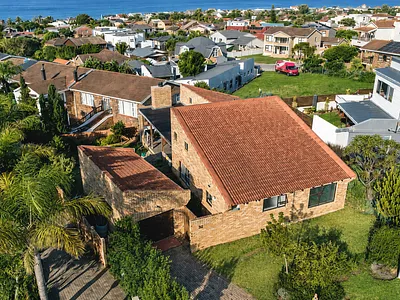 3 Bedroom House For Sale in Jeffreys Bay - img