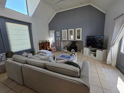 2 Bedroom House For Sale in Bredasdorp - 66Yk.webp
