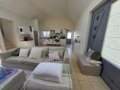 2 Bedroom House For Sale in Bredasdorp - XdtI.webp