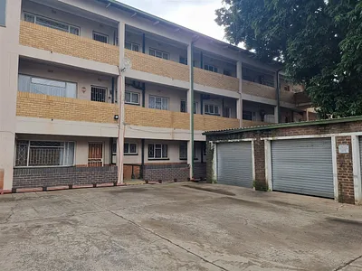 2 Bedroom Apartment For Sale in Rustenburg - JYrM.webp