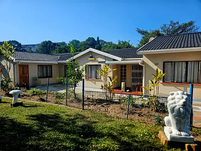 4 Bedroom House For Sale in Pinetown - N37y.webp
