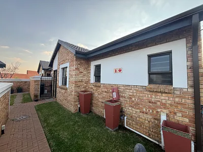 3 Bedroom Townhouse For Sale in Boksburg - img