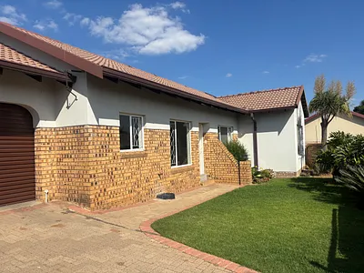 3 Bedroom Townhouse For Sale in Witbank - img