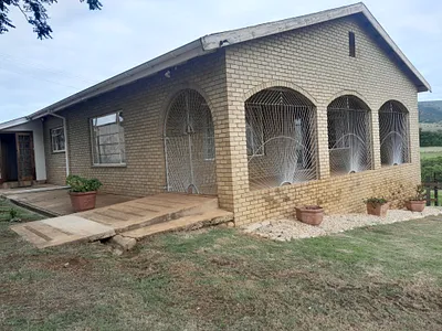 2 Bedroom House To Rent in Uitenhage - img