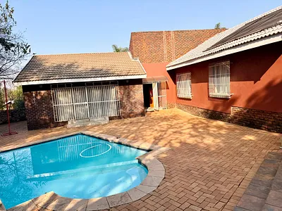 5 Bedroom House For Sale in Rustenburg - CxRQ.webp