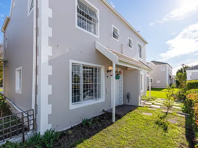 3 Bedroom Apartment For Sale in Cape Town - img