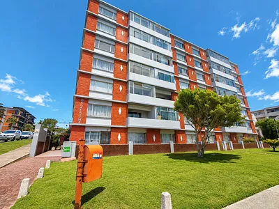 2 Bedroom Apartment For Sale in Port Elizabeth - qFLK.webp