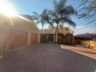 5 Bedroom House For Sale in Witbank - img