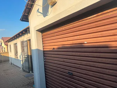 3 Bedroom House For Sale in Vanderbijlpark CE 7, Vanderbijlpark CE - img