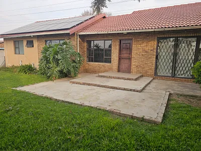 3 Bedroom House For Sale in Brakpan - 5xKd.webp